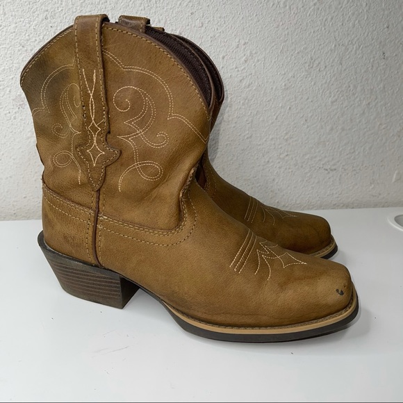 justin chellie boots